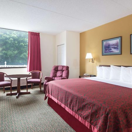 Days Inn By Wyndham Chambersburg Esterno foto