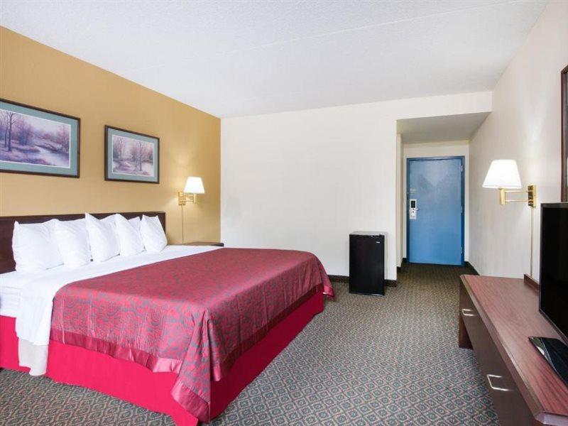 Days Inn By Wyndham Chambersburg Esterno foto