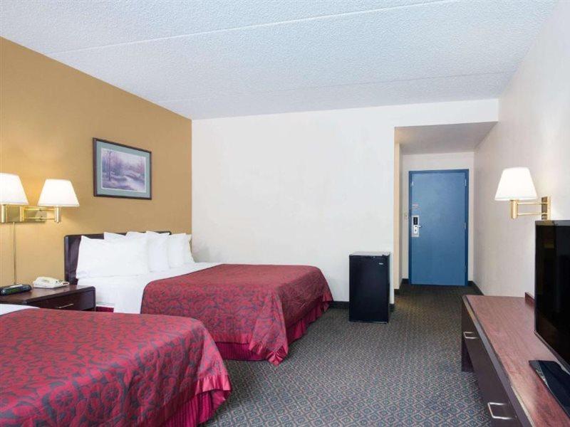 Days Inn By Wyndham Chambersburg Esterno foto