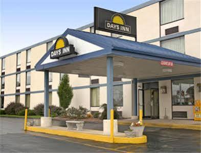 Days Inn By Wyndham Chambersburg Esterno foto