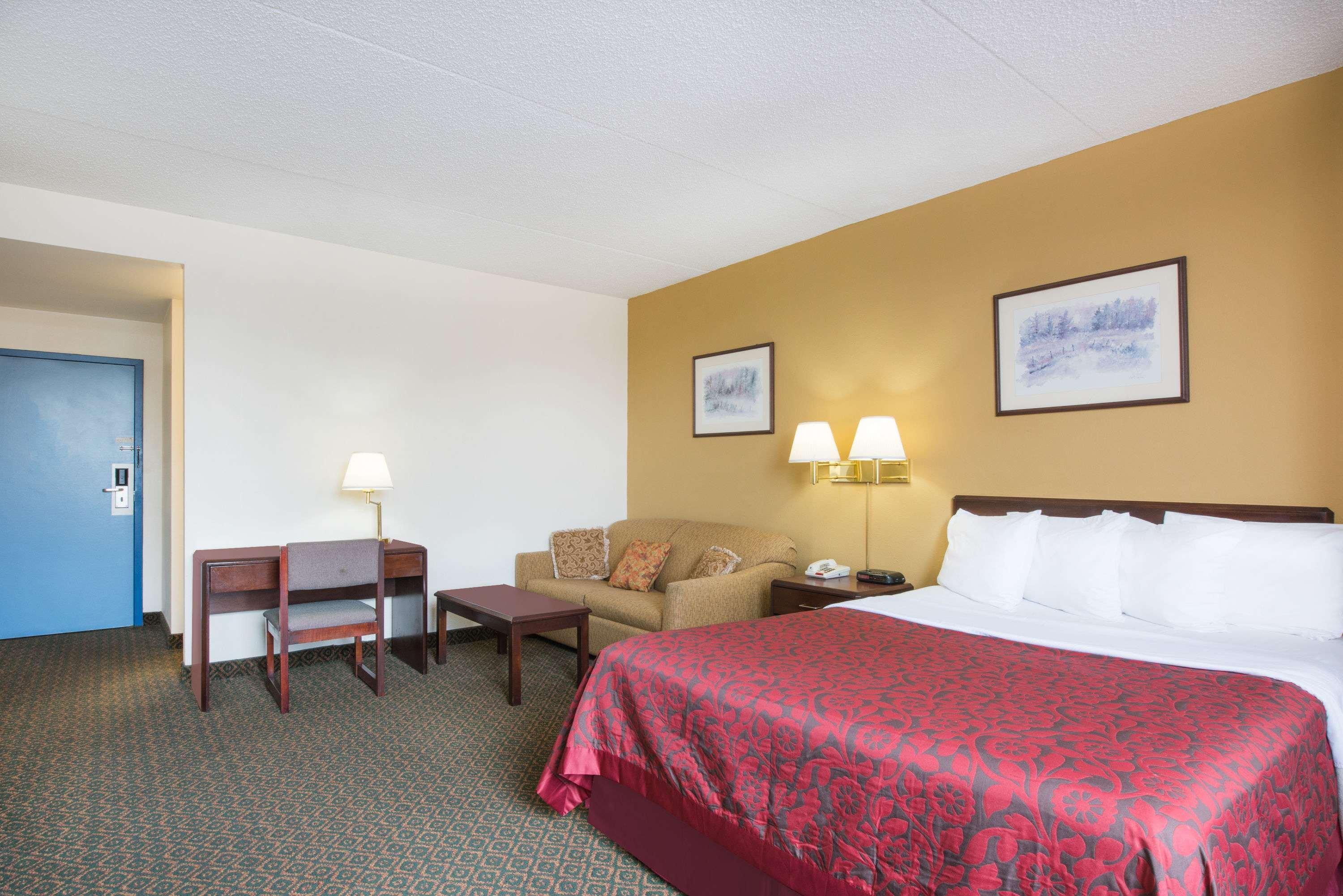 Days Inn By Wyndham Chambersburg Esterno foto