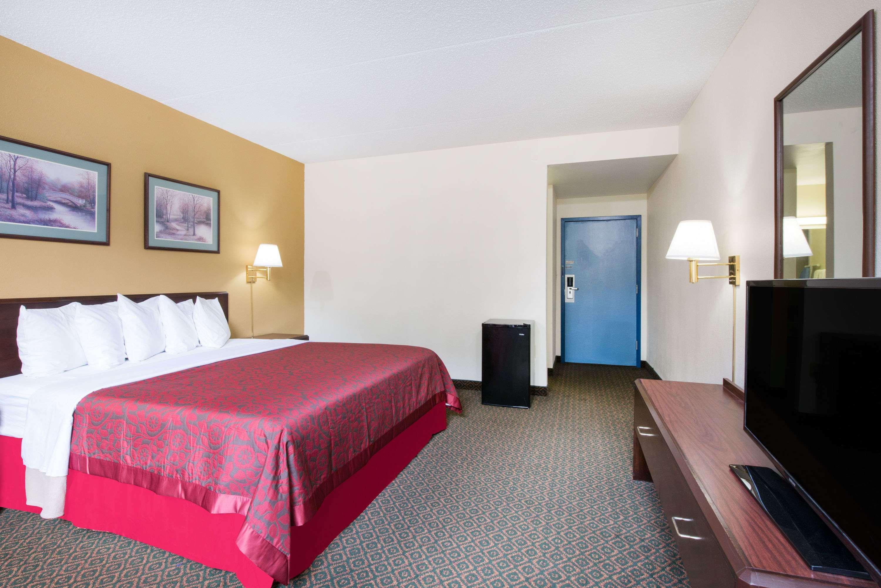 Days Inn By Wyndham Chambersburg Esterno foto